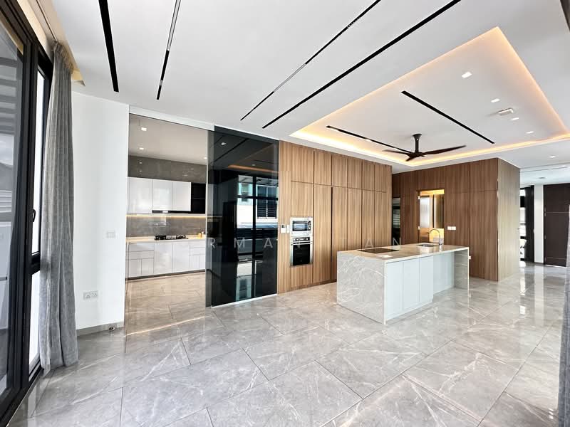 Jalan Jarak, Jalan Jarak, 6 Bedrooms, 6,080 sqft, Semi-Detached House For Sale, by Norman Tan, 21939960 - PropertyGuru.com.sg