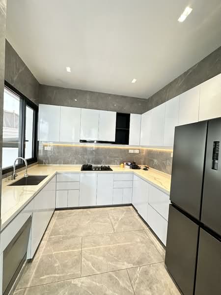 Jalan Jarak, Jalan Jarak, 6 Bedrooms, 6,080 sqft, Semi-Detached House For Sale, by Norman Tan, 21939960 - PropertyGuru.com.sg