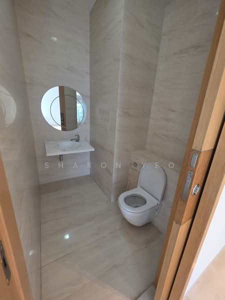 Belle Vue Residences, 15 Oxley Walk, 3 Bedrooms, 3,660 sqft, Condominium For Sale, by Sharon Yeo, 21947654 - Powder room - PropertyGuru.com.sg