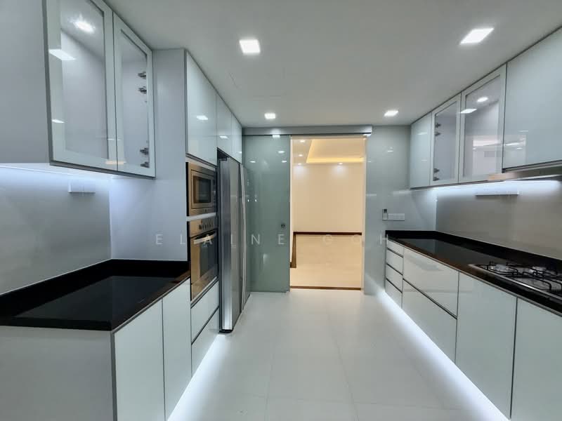 For Rent - Nassim Jade