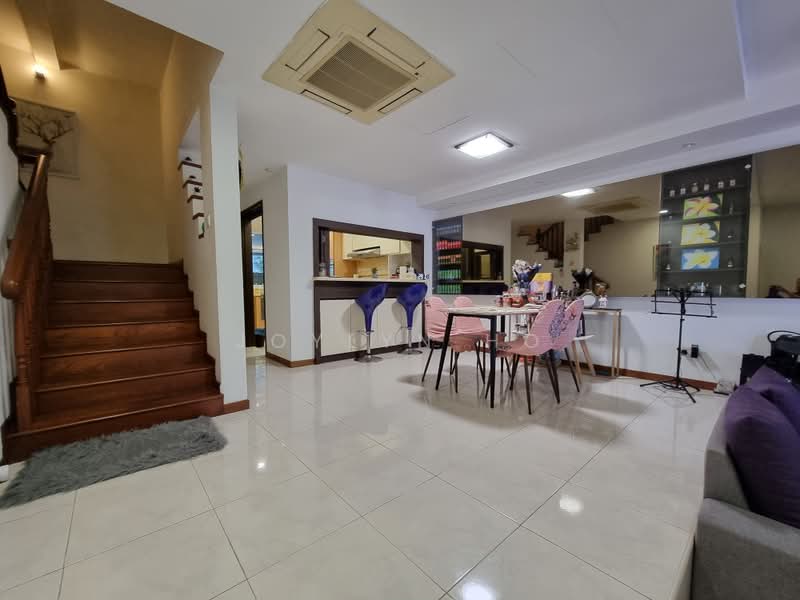 Elias Terrace, Elias Terrace, 6 Bedrooms, 2,350 sqft, Terraced House For Rent, by Joylyn Ho, 21950425 - PropertyGuru.com.sg
