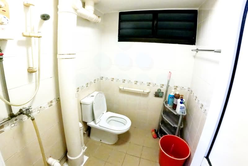 121 Ang Mo Kio Avenue 3, 121 Ang Mo Kio Avenue 3, 2 Bedrooms, 721 sqft, HDB Flat For Rent, by Daryl Lee, 21952526 - PropertyGuru.com.sg