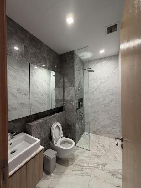 The Peak @ Cairnhill I, 51 Cairnhill Circle, Orchard / River Valley, 2 Bedrooms, 1,830 sqft, Condominium For Rent, by Lionel Mai, 21952909 - Bathroom - PropertyGuru.com.sg