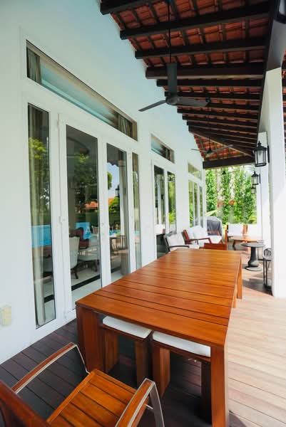 Raffles Park, Sunset Avenue, 4 Bedrooms, 12,000 sqft, Bungalow House For Rent, by Zan Chia, 21953372 - Cosy corner - PropertyGuru.com.sg