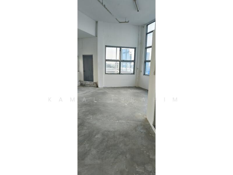Near Toh Guan Rd, Boon Lay / Jurong / Tuas, 1,927 sqft, Light Industrial (B1) For Rent, by Kamal Ibrahim, 21960181 - CommercialGuru.com.sg