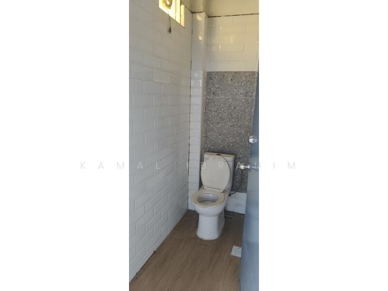 Near Toh Guan Rd, Boon Lay / Jurong / Tuas, 1,927 sqft, Light Industrial (B1) For Rent, by Kamal Ibrahim, 21960181 - CommercialGuru.com.sg