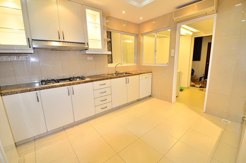 Regency Park, 11 Nathan Road, 4 Bedrooms, 3,650 sqft, Condominium For Rent, by Lynn Loh, 21971627 - PropertyGuru.com.sg