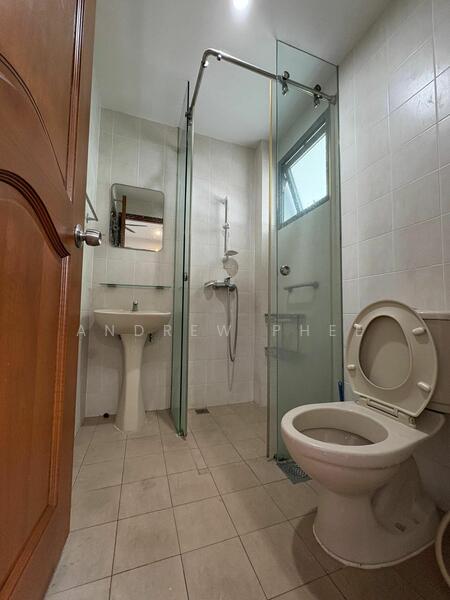 Holland Rd Ensuite Room in Detached House, 13x holland road, Room Rental, 200 sqft, Bungalow House For Rent, by Andrew Phee, 21971818 - PropertyGuru.com.sg