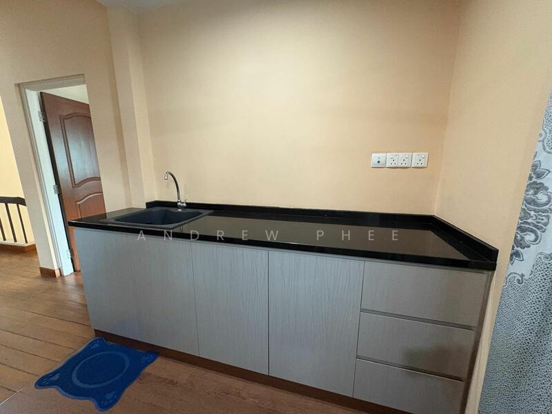 Holland Rd Ensuite Room in Detached House, 13x holland road, Room Rental, 200 sqft, Bungalow House For Rent, by Andrew Phee, 21971818 - PropertyGuru.com.sg