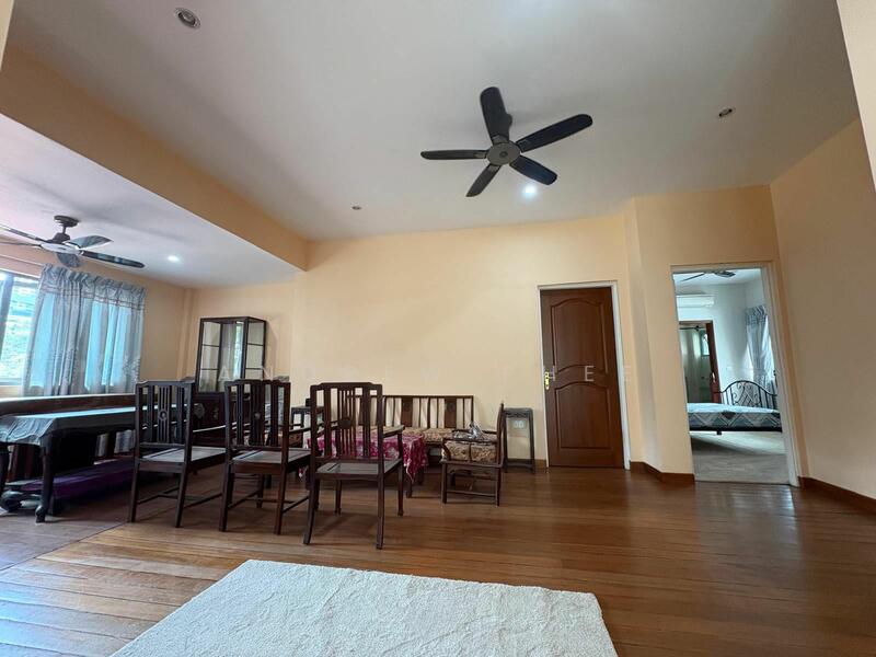 Holland Rd Ensuite Room in Detached House, 13x holland road, Room Rental, 200 sqft, Bungalow House For Rent, by Andrew Phee, 21971818 - PropertyGuru.com.sg