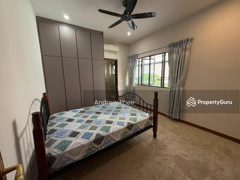 For Rent - Ensuite Room in Detached House on Holland Road