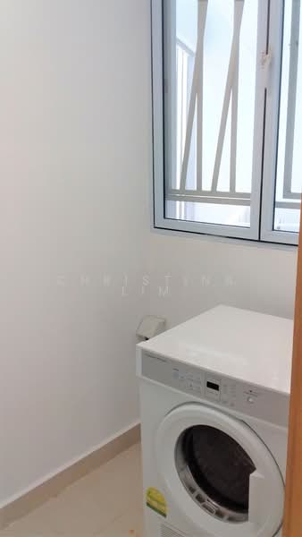 Tribeca by the Waterfront, 60 Kim Seng Road, 3 Bedrooms, 1,765 sqft, Condominium For Rent, by Christina Lim, 21981003 - Dryer - PropertyGuru.com.sg