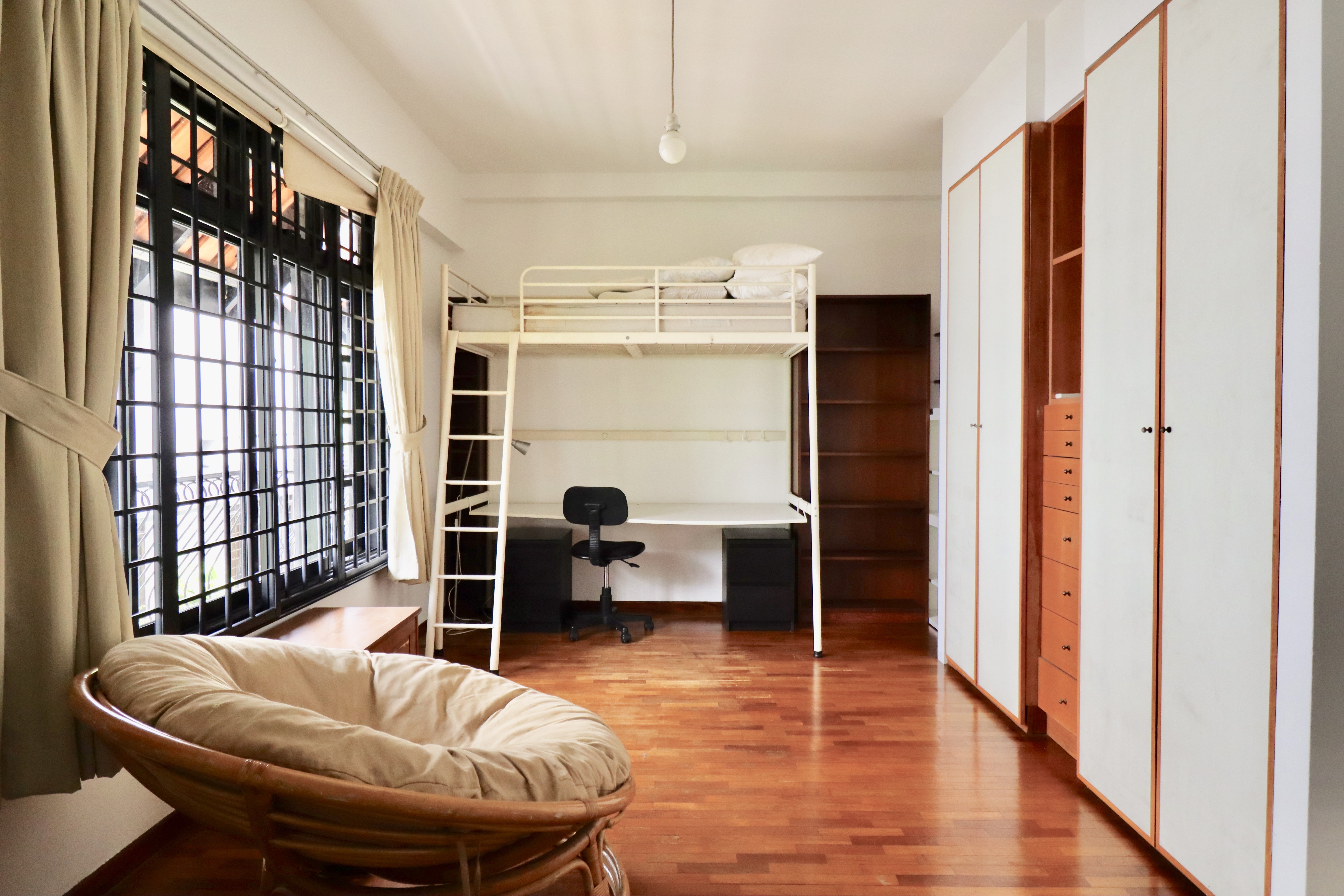 COMMON BEDROOM