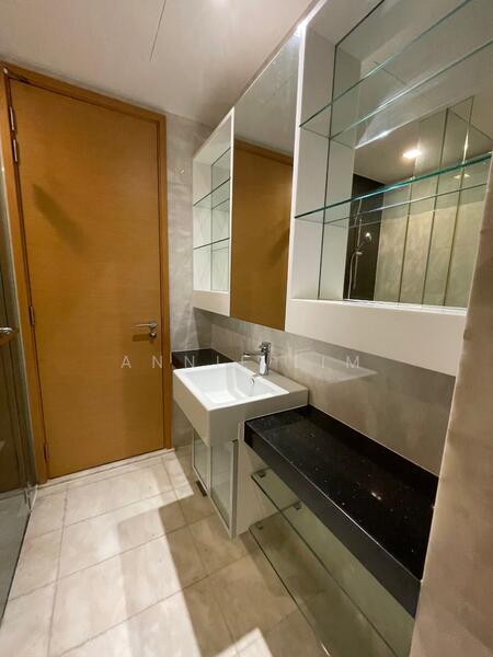 Shared/Jack & Jill bathroom