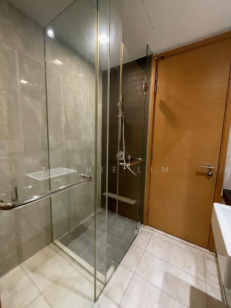 Shared/Jack & Jill bathroom
