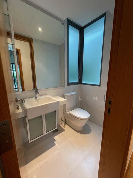 Guests powder room