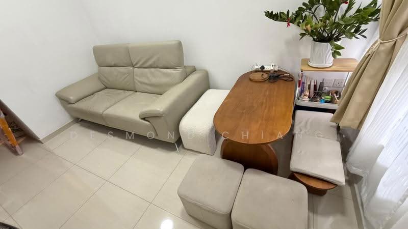 Suites 28, 28 Lorong 30 Geylang, Eunos / Geylang / Paya Lebar, 1 Bedroom, 430 sqft, Apartment For Rent, by Desmond Chiang, 21997298 - Living Room - PropertyGuru.com.sg