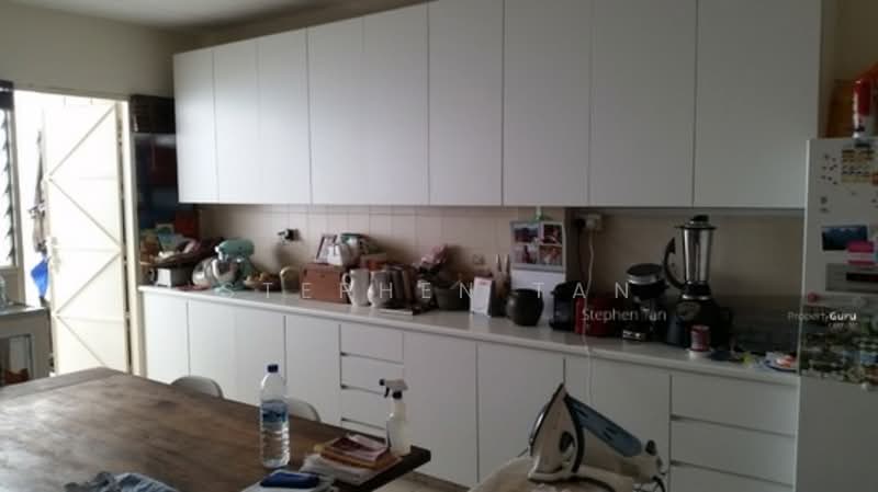 Serangoon Garden Estate, Portchester Avenue, 4 Bedrooms, 2,700 sqft, Semi-Detached House For Rent, by Stephen Tan, 21998112 - Spacious Kitchen - PropertyGuru.com.sg
