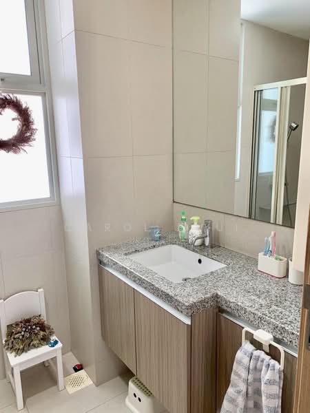 The Metropolitan Condominium, 8 Alexandra View, 3 Bedrooms, 1,399 sqft, Condominium For Rent, by Carol Phui, 22001039 - PropertyGuru.com.sg