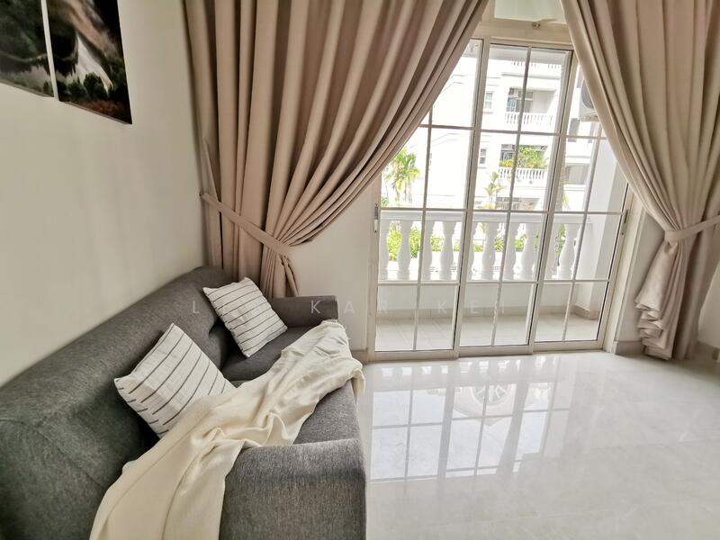 Lovely balcony overlooking pool