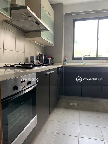 Kitchen with dish washer
