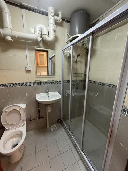 179 Bishan Street 13, 179 Bishan Street 13, Ang Mo Kio / Bishan / Thomson, 3 Bedrooms, 1,302 sqft, HDB Flat For Rent, by Richard Ho, 22026585 - Common Toilet - PropertyGuru.com.sg