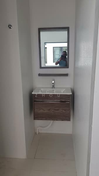 Landridge Condo, 202 Pasir Panjang Road, Room Rental, 230 sqft, Condominium For Rent, by Jacky Zhou, 22027904 - PropertyGuru.com.sg