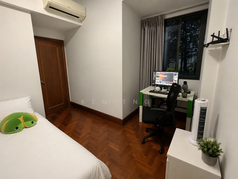 Aston Mansions, 7 Lorong 42 Geylang, 2 Bedrooms, 1,012 sqft, Apartment For Sale, by Ken Tng, 22029500 - Common bedroom - PropertyGuru.com.sg
