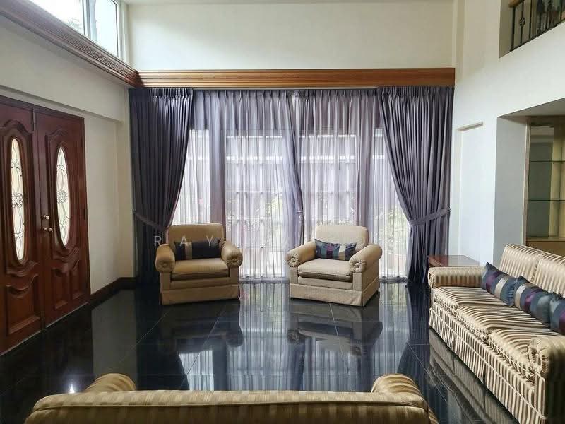 Freehold Semi-D near Thomson road vicinity, Jalan Leban, Ang Mo Kio / Bishan / Thomson, 6 Bedrooms, 4,000 sqft, Semi-Detached House For Sale, by Rayner Koh, 22030596 - Living Room - PropertyGuru.com.sg