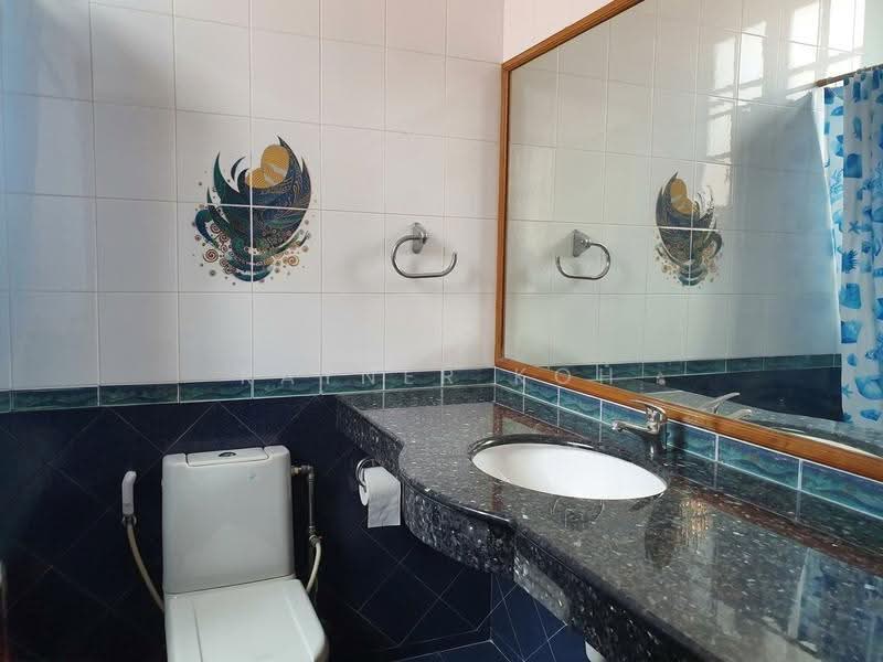 Freehold Semi-D near Thomson road vicinity, Jalan Leban, Ang Mo Kio / Bishan / Thomson, 6 Bedrooms, 4,000 sqft, Semi-Detached House For Sale, by Rayner Koh, 22030596 - Bathroom - PropertyGuru.com.sg