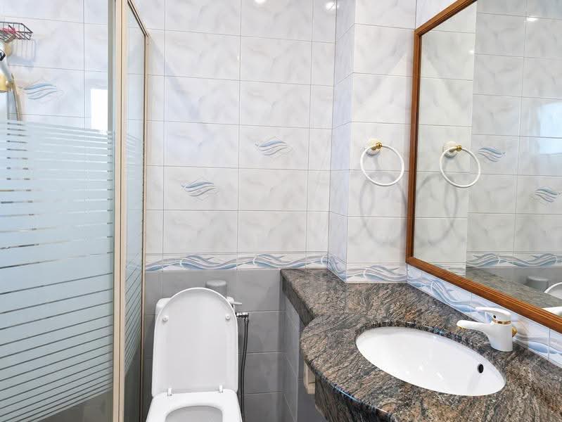 Freehold Semi-D near Thomson road vicinity, Jalan Leban, Ang Mo Kio / Bishan / Thomson, 6 Bedrooms, 4,000 sqft, Semi-Detached House For Sale, by Rayner Koh, 22030596 - Bathroom - PropertyGuru.com.sg