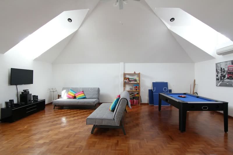 Rare Sunset Way Bungalow for sale, Clementi Park / Upper Bukit Timah, 6 Bedrooms, 7,500 sqft, Detached House For Sale, by Vincent Kuo, 22031144 - PropertyGuru.com.sg