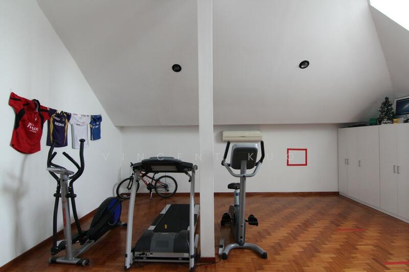 Rare Sunset Way Bungalow for sale, Clementi Park / Upper Bukit Timah, 6 Bedrooms, 7,500 sqft, Detached House For Sale, by Vincent Kuo, 22031144 - PropertyGuru.com.sg