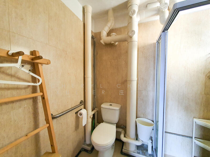 For Rent - 14 Dover Close East