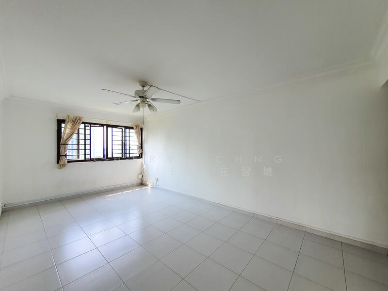 For Rent - 14 Dover Close East