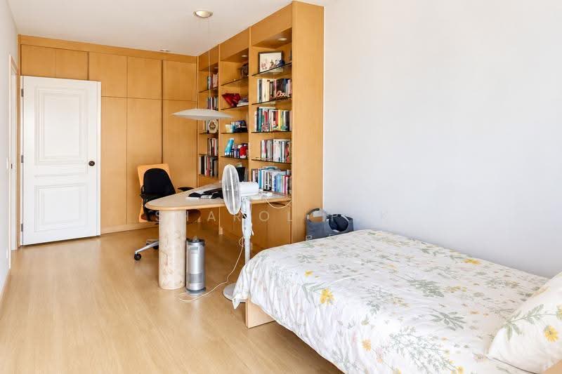 Spacious Common Bedroom (Semi Detached House), Jalan ishak, Eunos / Geylang / Paya Lebar, Room Rental, 200 sqft, Semi-Detached House For Rent, by Sharol Pek, 22043761 - Study - PropertyGuru.com.sg