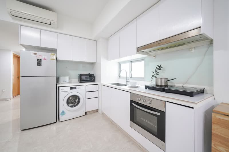 Eight Riversuites, 2 Whampoa East, Balestier / Toa Payoh, Room Rental, 180 sqft, Condominium For Rent, by Cove, 22058089 - Common kitchen - PropertyGuru.com.sg