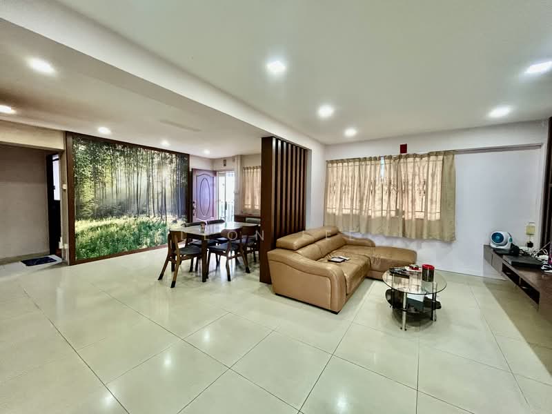 558 Pasir Ris Street 51, 558 Pasir Ris Street 51, Room Rental, 150 sqft, HDB Flat For Rent, by Leon Lee, 22063134 - PropertyGuru.com.sg