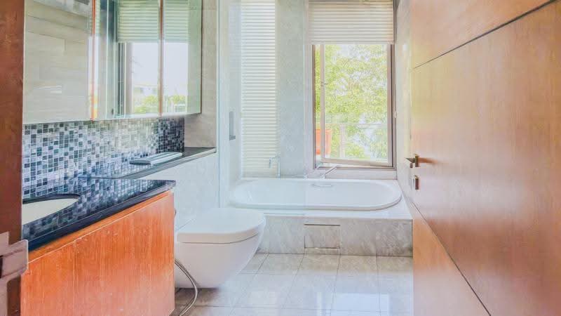 Coral island, Coral Island, Harbourfront / Telok Blangah, 5 Bedrooms, 8,800 sqft, Bungalow House For Sale, by Brandon See, 22071450 - Bathroom - PropertyGuru.com.sg