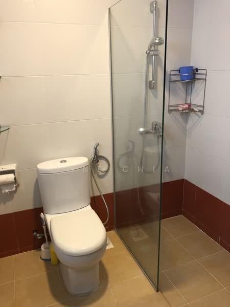 Thomson Grove, 588 Yio Chu Kang Road, 3 Bedrooms, 1,485 sqft, Condominium For Rent, by Jane Chia, 22075261 - Common bathroom - PropertyGuru.com.sg