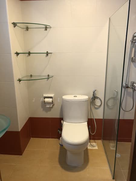 Thomson Grove, 588 Yio Chu Kang Road, 3 Bedrooms, 1,485 sqft, Condominium For Rent, by Jane Chia, 22075261 - Common bathroom - PropertyGuru.com.sg