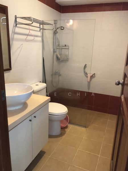 Thomson Grove, 588 Yio Chu Kang Road, 3 Bedrooms, 1,485 sqft, Condominium For Rent, by Jane Chia, 22075261 - Master bathroom - PropertyGuru.com.sg