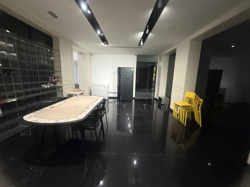 Good glass bungalow at First Avenue/ Bukit Timah for rent, First avenue/ Bukit Timah, 5 Bedrooms, 7,500 sqft, Good Class Bungalow For Rent, by Nancy Tey, 22077401 - PropertyGuru.com.sg