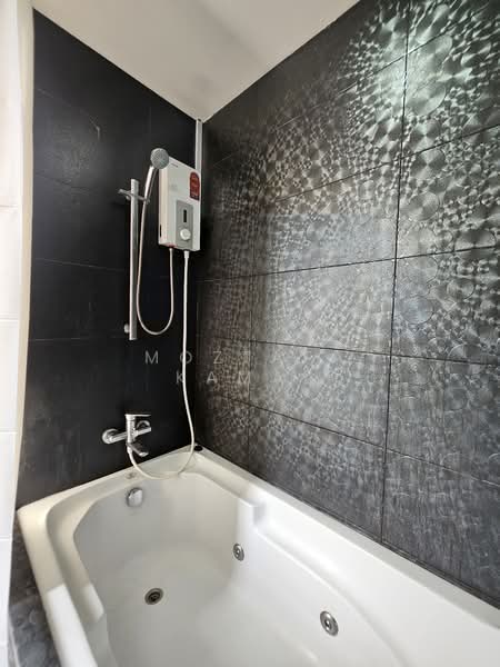 Loyang Valley, 224 Loyang Avenue, Room Rental, 200 sqft, Condominium For Rent, by Moztafa Kamal, 22077772 - PropertyGuru.com.sg