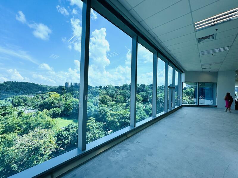 ALEXANDRA HI-TECH SPACE amongst MNCs Google, MS, SAP. 7 mins walk to MRT. Self Contained, amenities