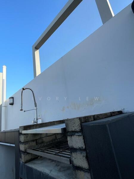 For Rent - Guillemard Edge