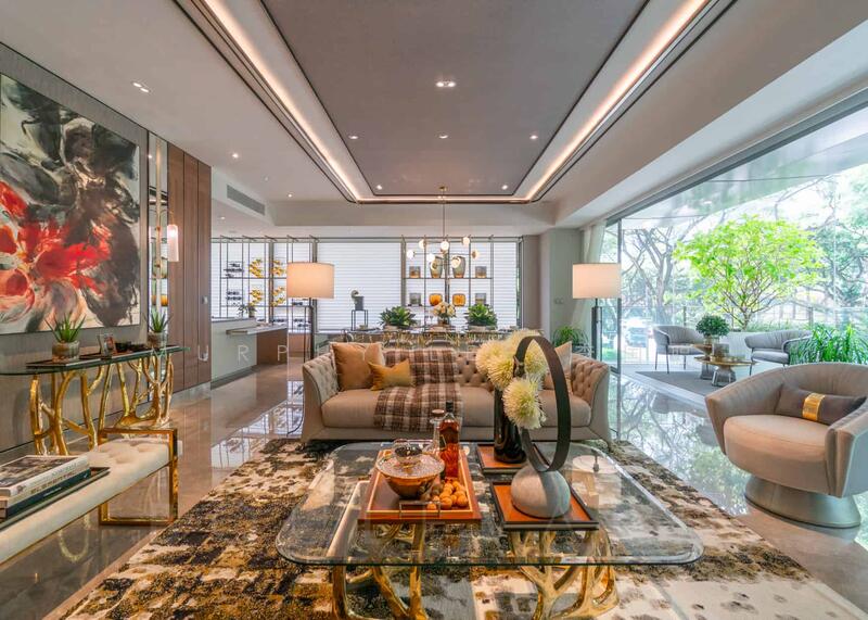✔ Sleekly detailed with luxe verdant accents and full Luxury Hotel Services BOOK: (+65) 8838 1388!