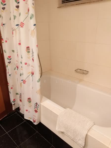 The Legacy, 455 Bukit Timah Road, 2 Bedrooms, 980 sqft, Apartment For Rent, by May Liow, 22088258 - Master bathroom - PropertyGuru.com.sg