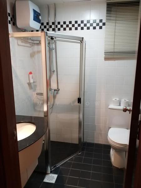 The Legacy, 455 Bukit Timah Road, 2 Bedrooms, 980 sqft, Apartment For Rent, by May Liow, 22088258 - Bathroom 2 - PropertyGuru.com.sg