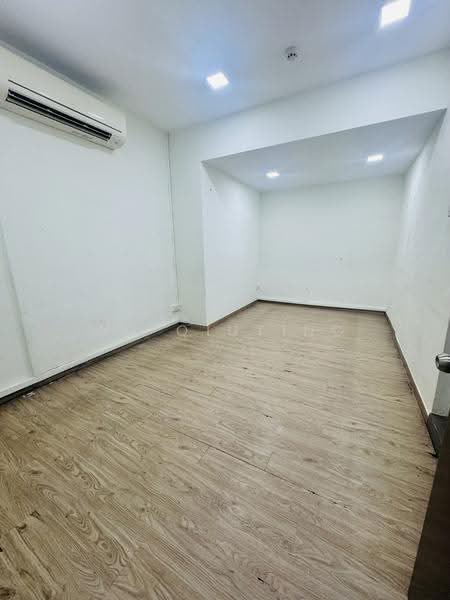 160 Yishun Street 11, 160 Yishun Street 11, Sembawang / Yishun, 2,141 sqft, Shop / Shophouse For Rent, by Wu QiuTing Felicia, 22094947 - Interior - CommercialGuru.com.sg